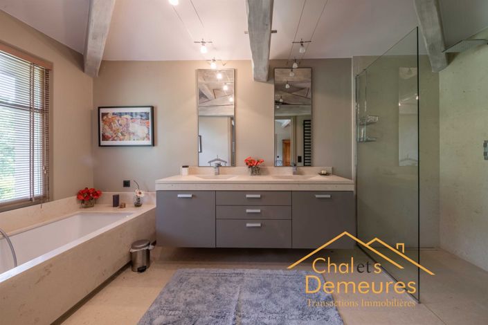 Image No.21-5 Bed House for sale