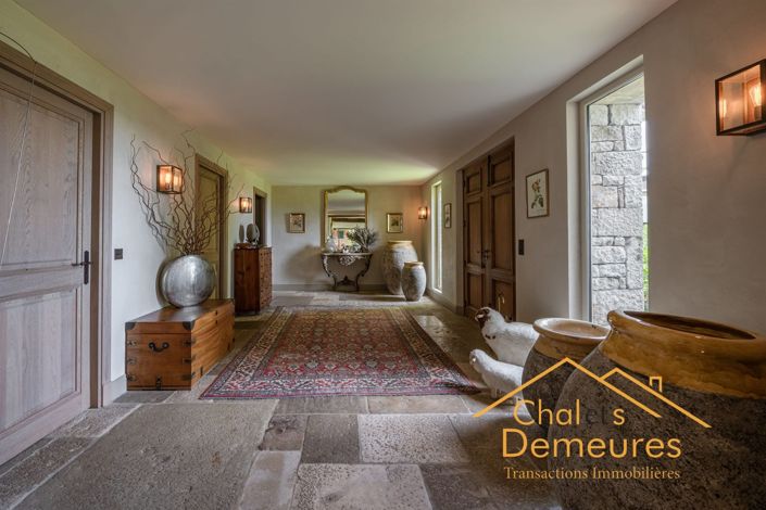 Image No.7-5 Bed House for sale