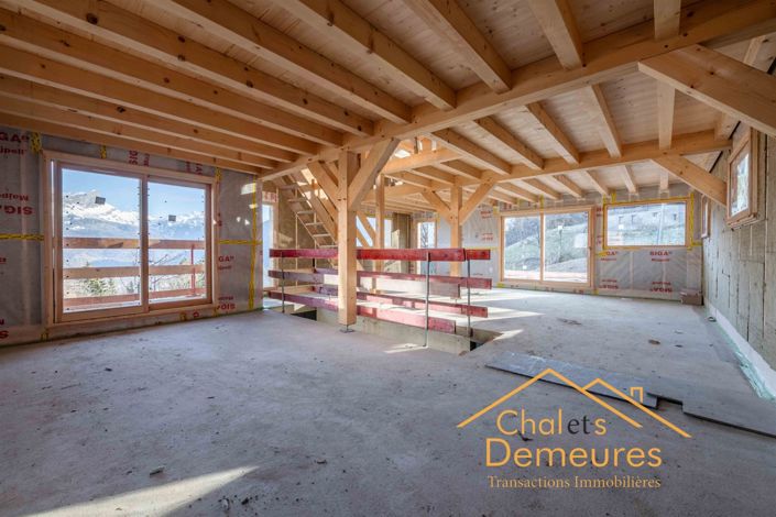 Image No.3-5 Bed House for sale