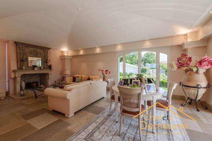 Image No.14-6 Bed House for sale