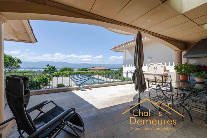 Image No.18-6 Bed House for sale