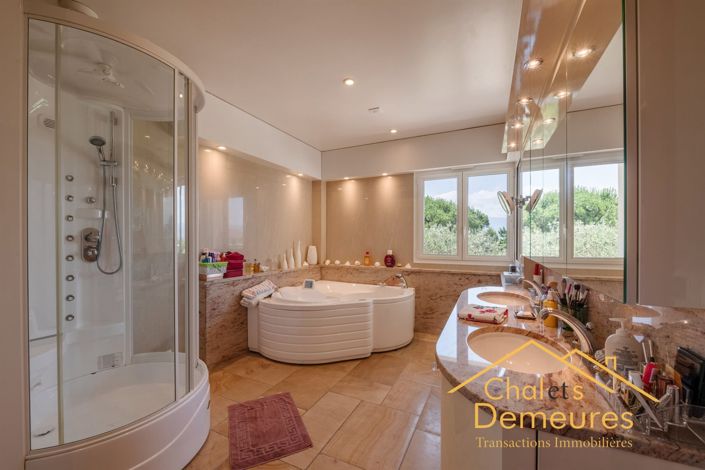 Image No.22-6 Bed House for sale