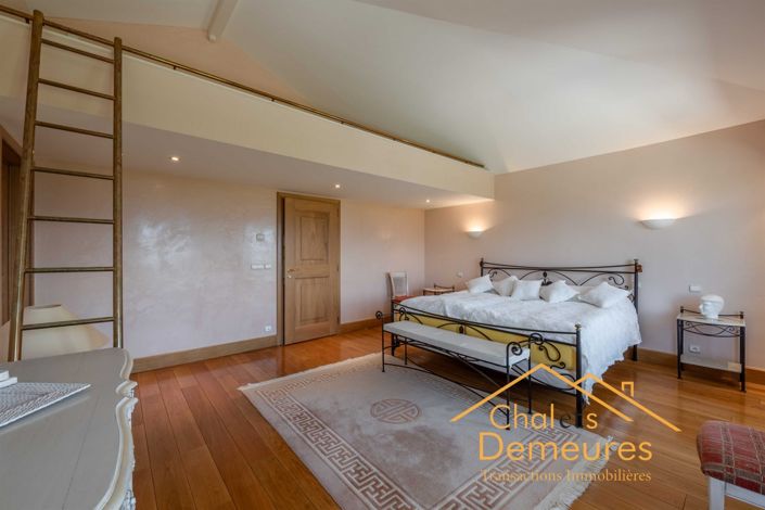 Image No.4-6 Bed House for sale