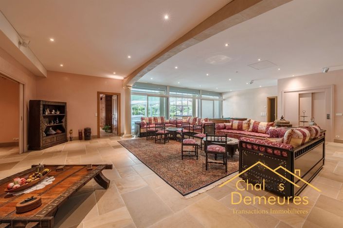 Image No.5-6 Bed House for sale