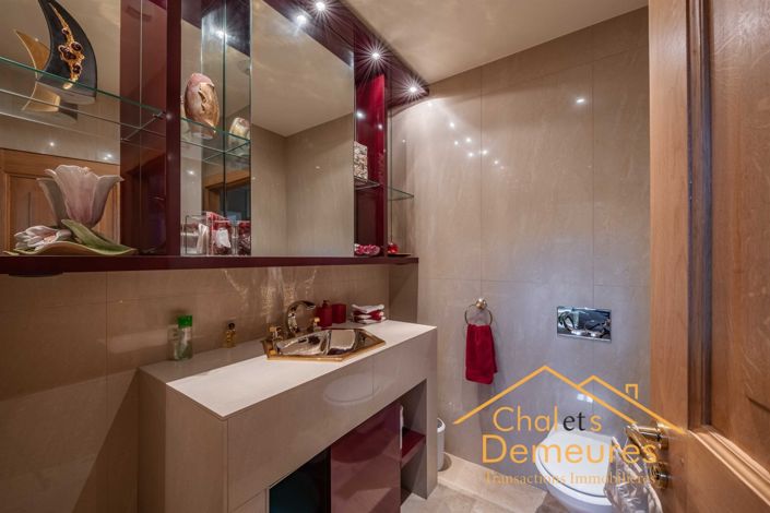 Image No.6-6 Bed House for sale