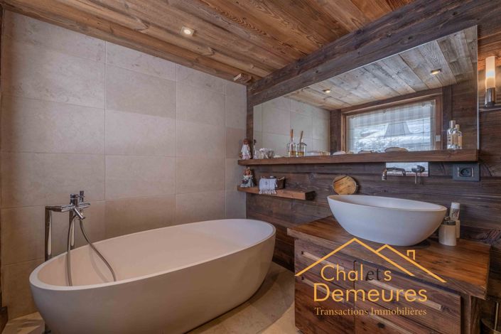 Image No.2-4 Bed House for sale