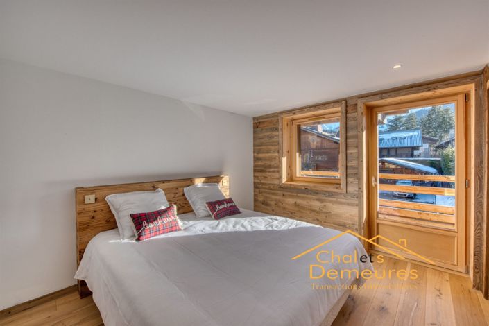 Image No.24-7 Bed House for sale