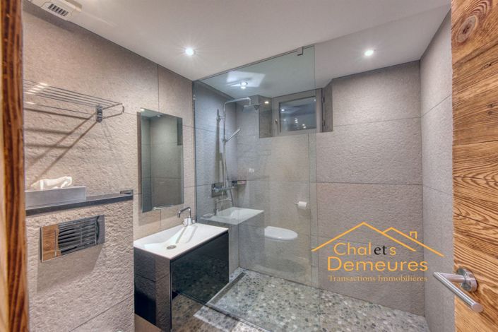 Image No.10-6 Bed House for sale