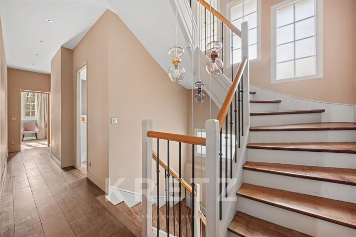 Image No.11-5 Bed House for sale