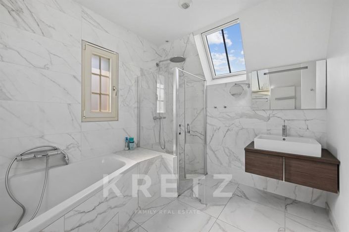 Image No.15-5 Bed House for sale