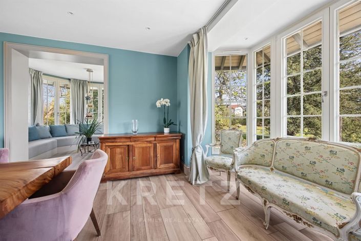 Image No.8-5 Bed House for sale