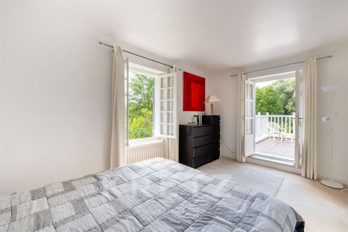 Image No.14-6 Bed House for sale