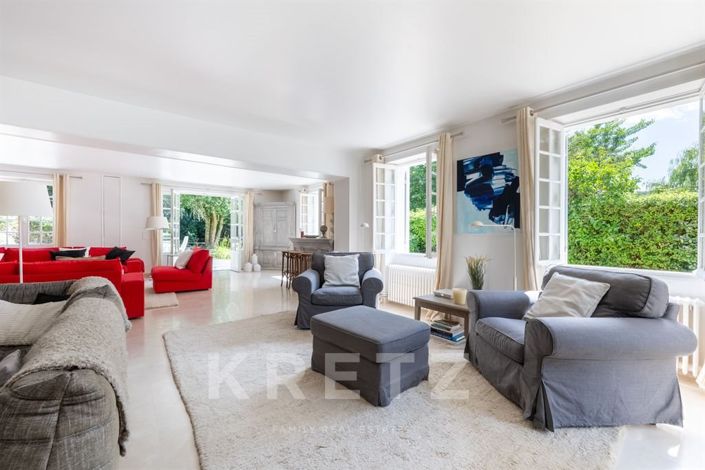 Image No.5-6 Bed House for sale