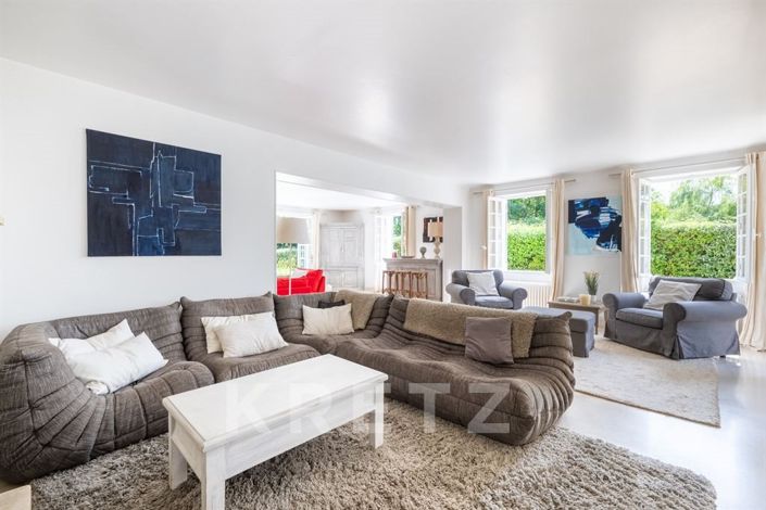 Image No.6-6 Bed House for sale