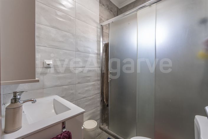 Image No.13-3 Bed House for sale