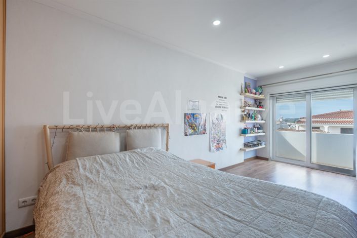 Image No.14-3 Bed House for sale