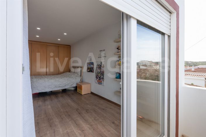 Image No.17-3 Bed House for sale