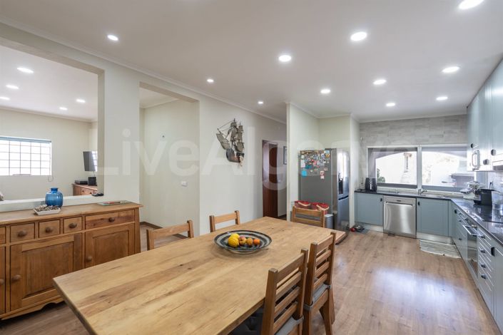 Image No.3-3 Bed House for sale