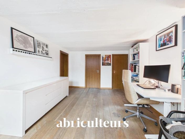 Image No.17-3 Bed House for sale