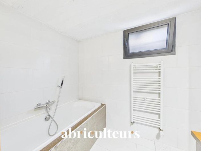 Image No.22-3 Bed House for sale