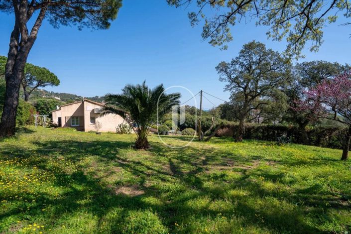 Image No.10-4 Bed House for sale