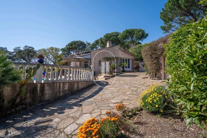 Image No.8-4 Bed House for sale