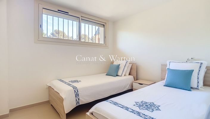 Image No.14-4 Bed House for sale