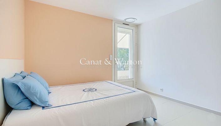 Image No.16-4 Bed House for sale