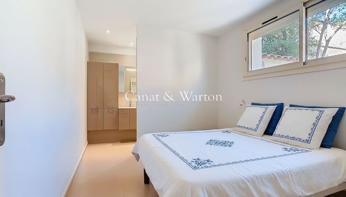 Image No.9-4 Bed House for sale