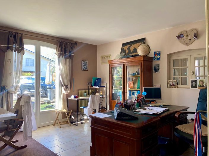 Image No.10-4 Bed House for sale