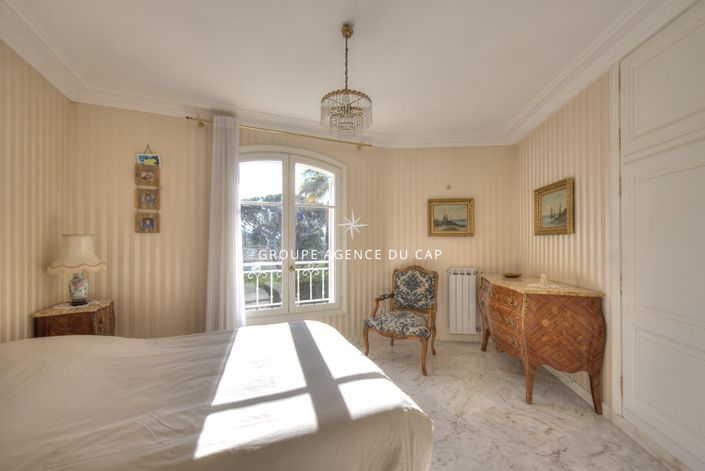 Image No.14-3 Bed House for sale