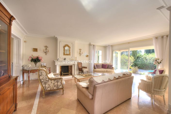 Image No.6-3 Bed House for sale