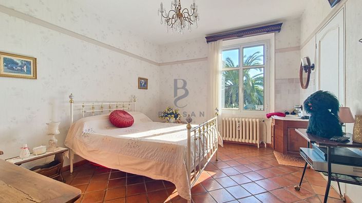 Image No.12-3 Bed House for sale