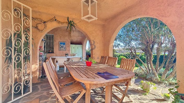 Image No.6-3 Bed House for sale