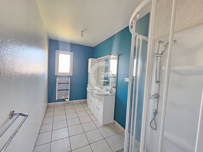 Image No.8-3 Bed House for sale