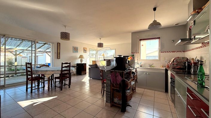 Image No.6-2 Bed House for sale