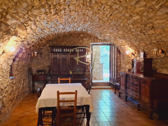 Image No.8-3 Bed House for sale