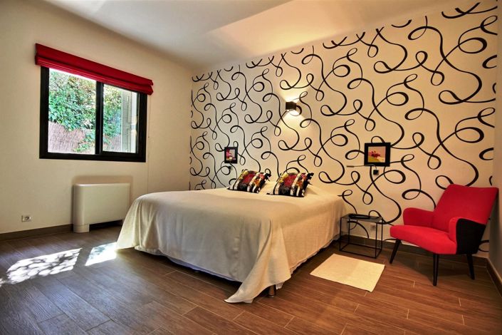 Image No.12-7 Bed House for sale