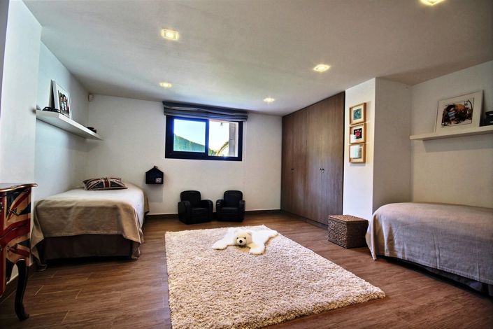 Image No.13-7 Bed House for sale