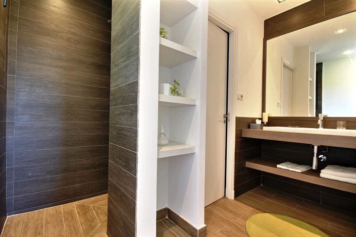 Image No.14-7 Bed House for sale