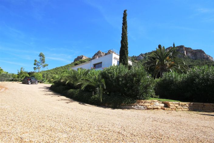 Image No.23-7 Bed House for sale