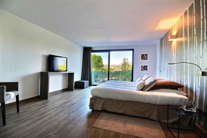 Image No.4-7 Bed House for sale