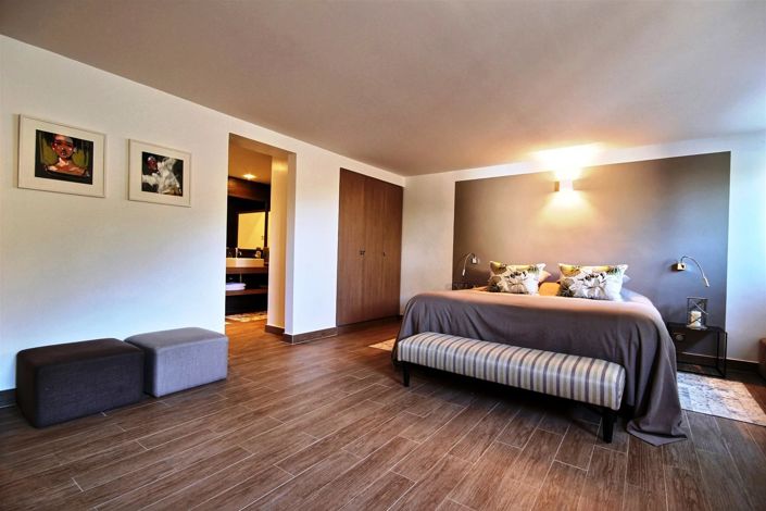 Image No.6-7 Bed House for sale