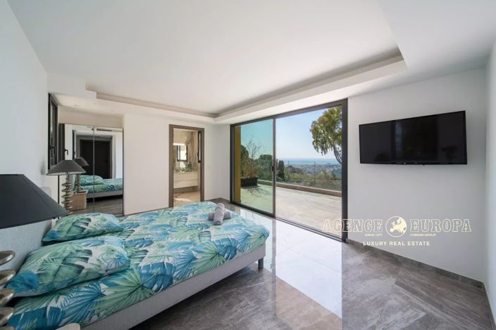 Image No.9-6 Bed House for sale