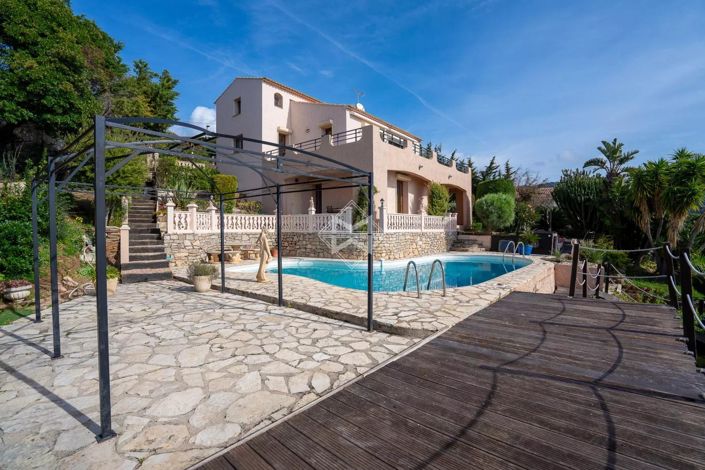 Image No.6-4 Bed House for sale