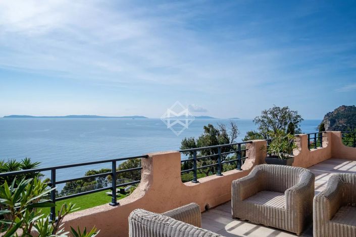 Image No.9-4 Bed House for sale