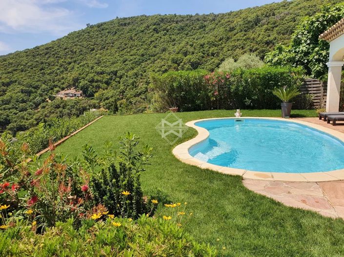 Image No.2-4 Bed House for sale