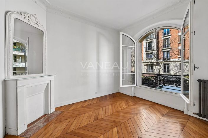 Image No.12-4 Bed Apartment for sale