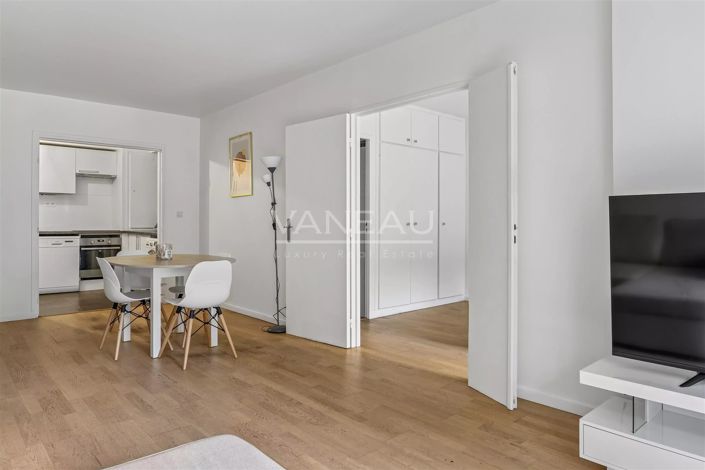 Image No.10-1 Bed Apartment for sale