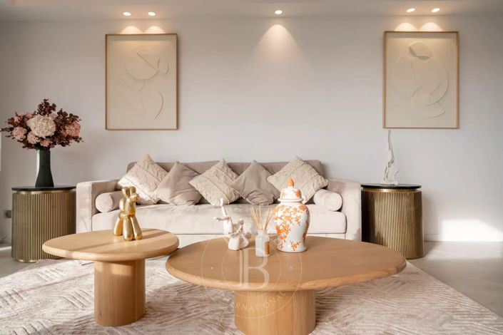 Image No.11-3 Bed Apartment for sale